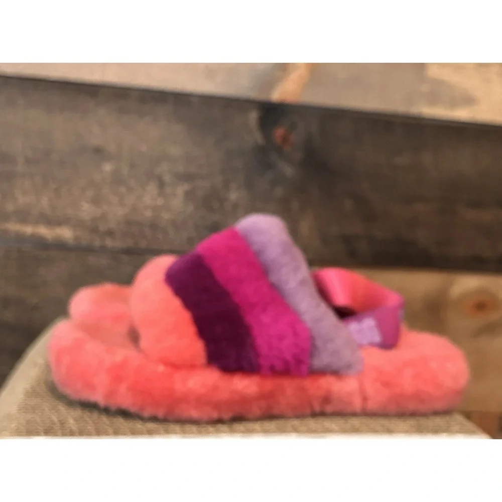 Ugg Fluff Yeah Rainbow Fur‎ Youth Size 4